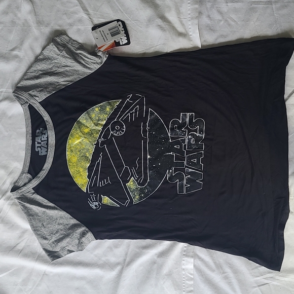 Star Wars Disney Black & Heather gray short sleeve tshirt medium - Picture 1 of 7